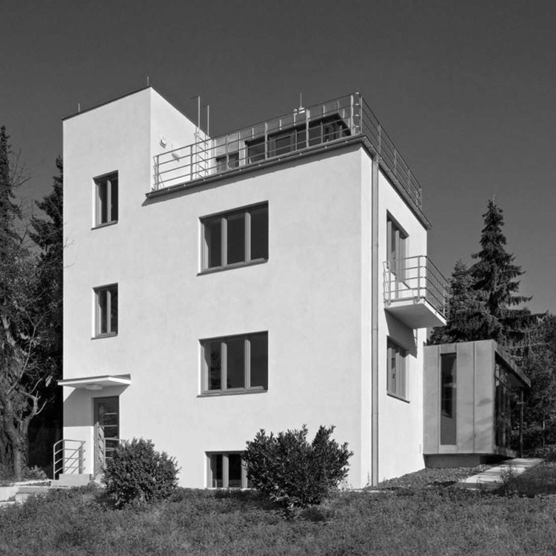 VILA TROJA / 2017